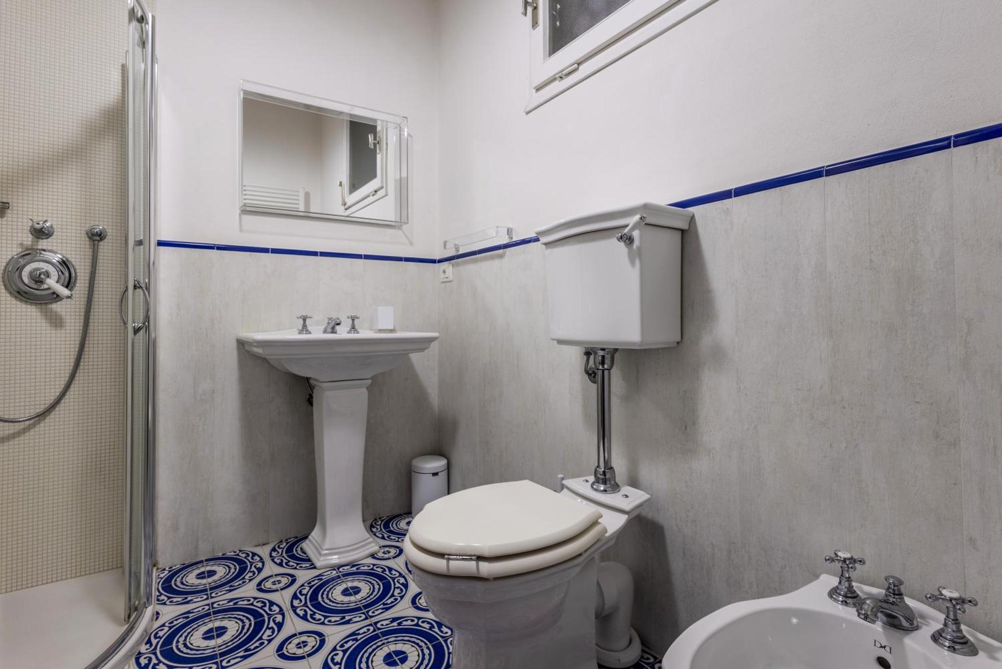 Boutique Apartment Ca Tulles Torri Del Benaco Bagian luar foto